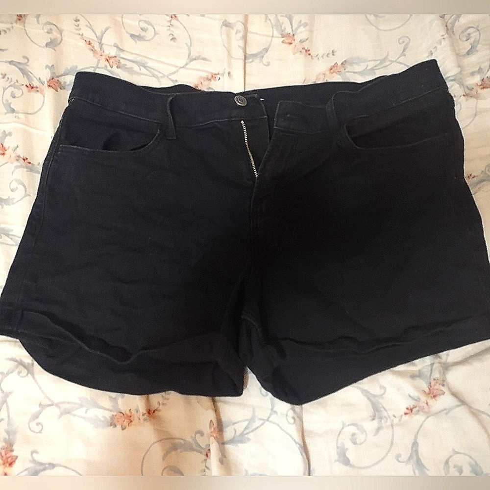 PLUS SIZE Old Navy Black Shorts
